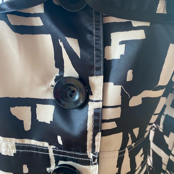 Nick & Mo black / white ruffle rain coat size M - Picture 9 of 11